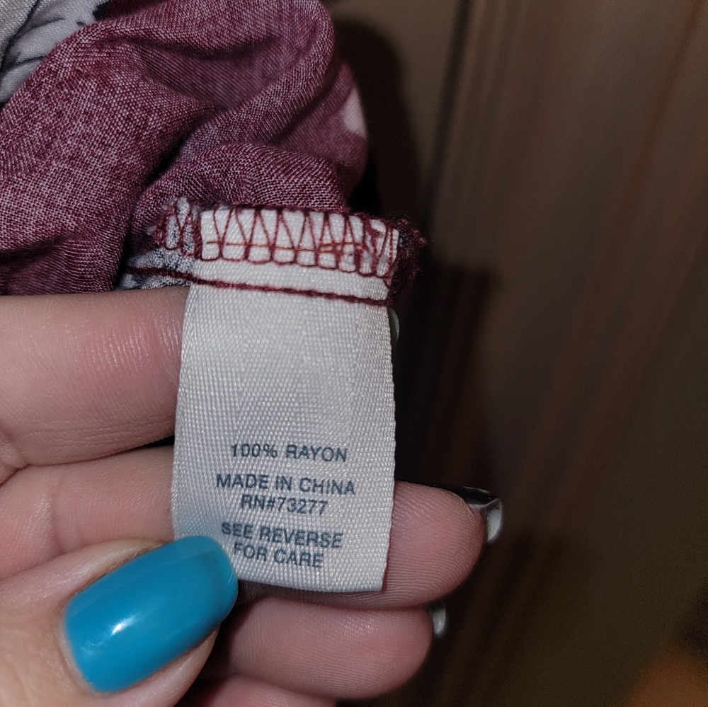 NWOT Mudd Misses sz  XL cropped Floral Shirt - Picture 4 of 7